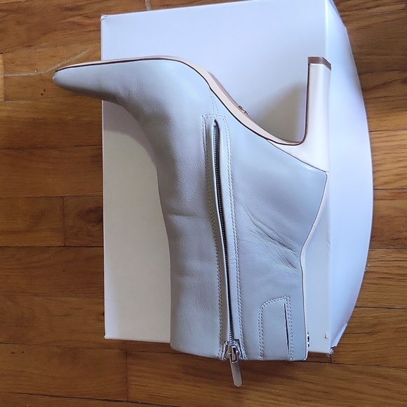 Sam Edelman Women's Anika Fashion Boot - Picture 5 of 11